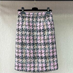 Luxury Runway Style Pink and Black Wool Tweed Skirt